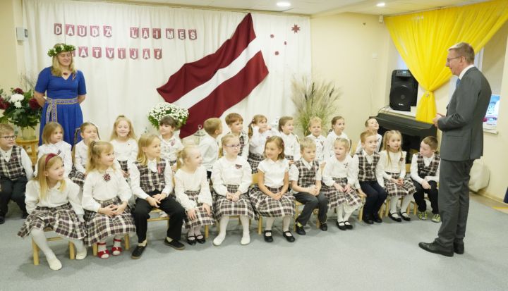 VIDEO. Valsts prezidents viesojies Ogres pirmskolas izglītības iestādē "Strautiņš"