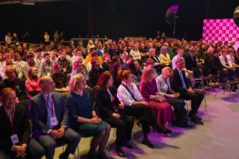FOTO: Ogrēnieši izcīna 6 medaļas jauno profesionāļu meistarības konkursā "SkillsLatvia 2025"