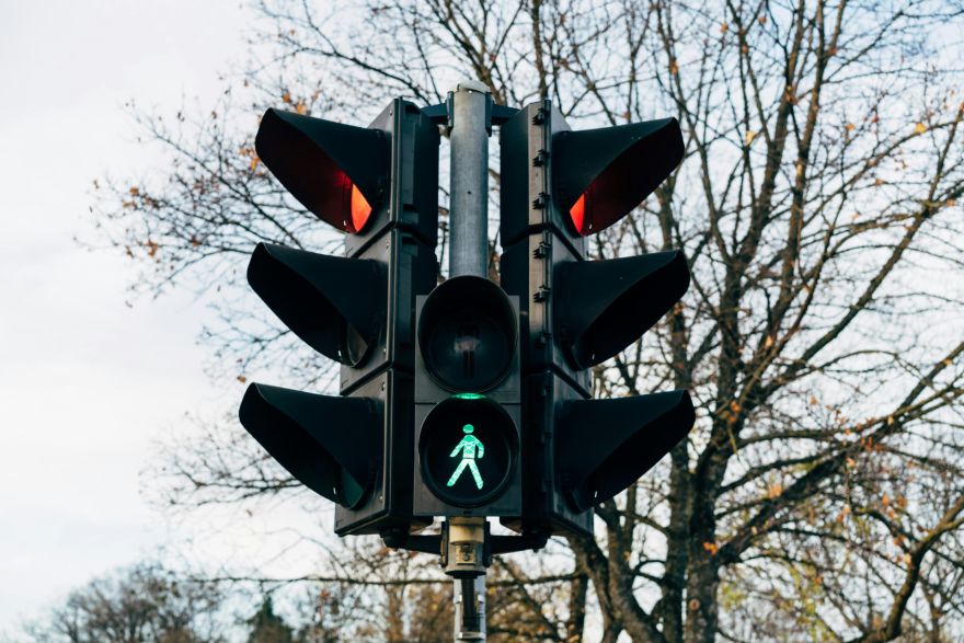 Lielvārdē luksofors maina leņķi