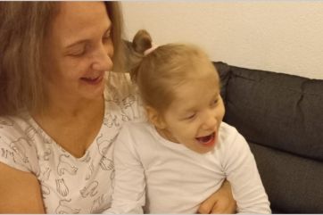 Attēls rakstam: “Mēs ticam, ka brīnumi notiek”: piecu bērnu mammai nepieciešama palīdzība, lai apmaksātu deviņgadīgās Dārtas operāciju