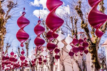 Attēls rakstam: Ogri rotā jauna svētku instalācija