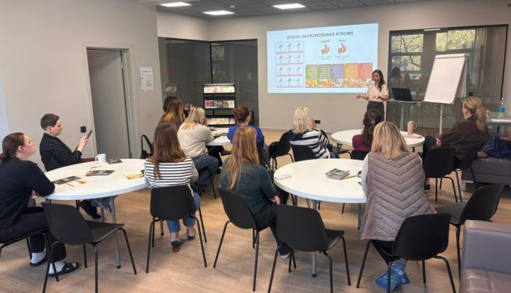 Vecāki pilnveido zināšanas par sportisko jauniešu uzturu