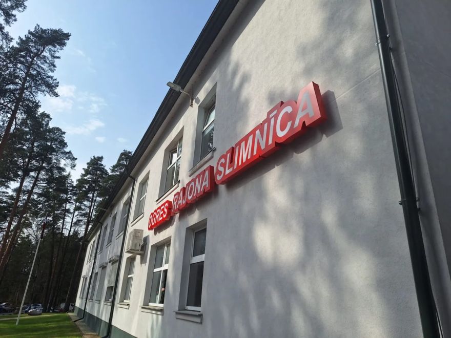 Kas notika šajās septiņās minūtēs? Ogres slimnīca atklāj savu versiju par apdegušā zēna gadījumu