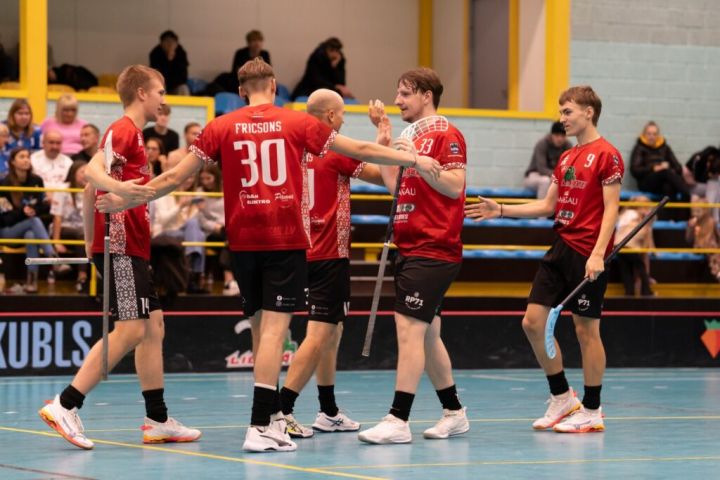 "Elvi" florbola līgas spēlē "Lielvārde/Unihoc" rezultāta šūpolēs pārspēj "FBK SĀC"