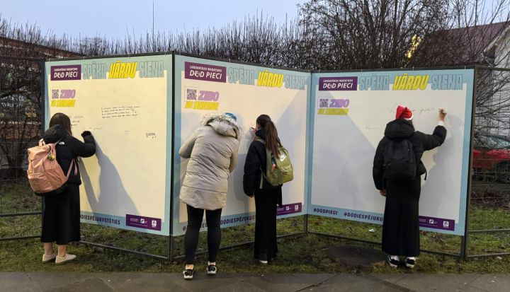 Ogrē pieejama "Dod pieci!" spēka vārdu siena