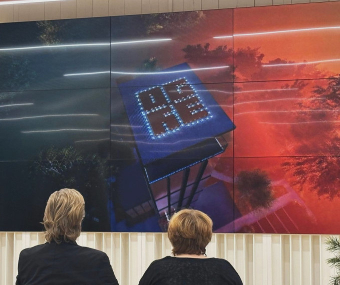 FOTO. Studenti Ogrē prezentē savas vīzijas, ko darīt ar Lēdmanes ūdenstorni