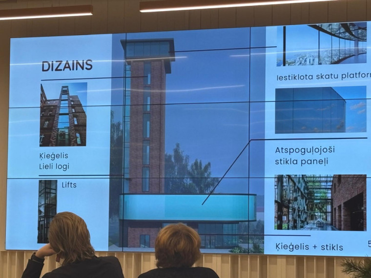 FOTO. Studenti Ogrē prezentē savas vīzijas, ko darīt ar Lēdmanes ūdenstorni