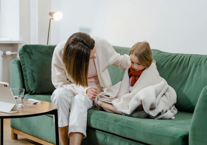 Ministrija aicina izglītības iestādes neprasīt zīmi par bērna slimošanas laiku, izņemot rekomendāciju gadījumā