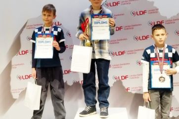 Attēls rakstam: Ikšķilietis Ernests Lukstaraups triumfē Ziemas kausa izcīņā 100 lauciņu dambretē