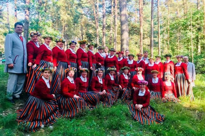 Kora "Grīva" jubilejas koncerts "Dieva dēli, saules meitas" 