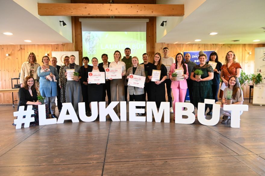 Lauku jauniešu uzņēmējdarbības konkursā "Laukiem būt!" atzinību saņem arī suntažniece