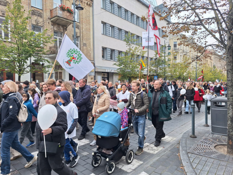 Foto: Baltijas valstu «Gājienā par dzīvību» piedalās arī Latvija