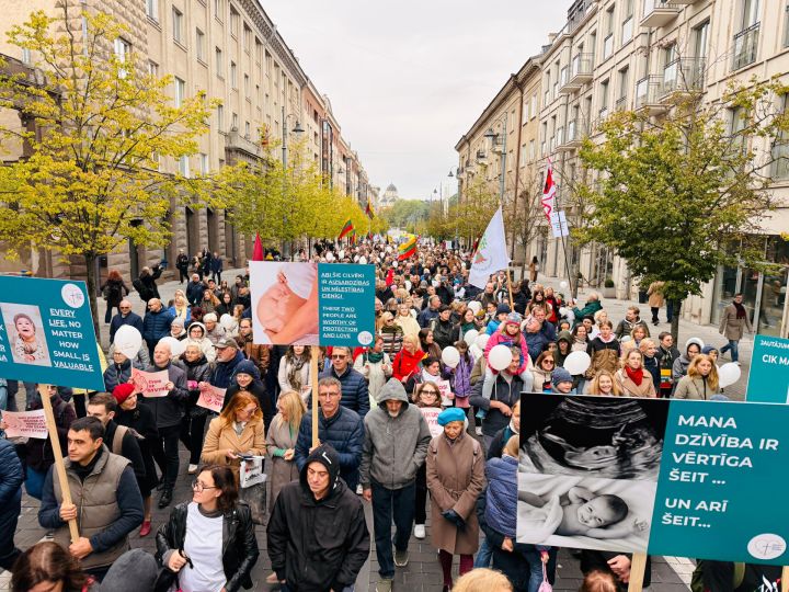 Foto: Baltijas valstu «Gājienā par dzīvību» piedalās arī Latvija