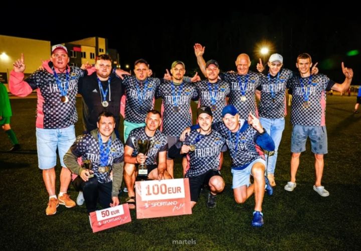“Taurupe” saņem čempionu kausu, sudrabs – “Dinamo Ogre”, bronza – “Būve R”