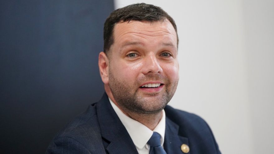 Bijušais labklājības ministrs pieķerts ar 3,09 promilēm, bet var braukt? Raidījumā skaidro likuma robus