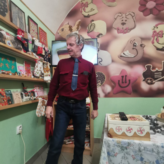 FOTO. Ciemojoties Ķeipenes piparkūku studijā – vietā, kur mīt īsts svētku gars