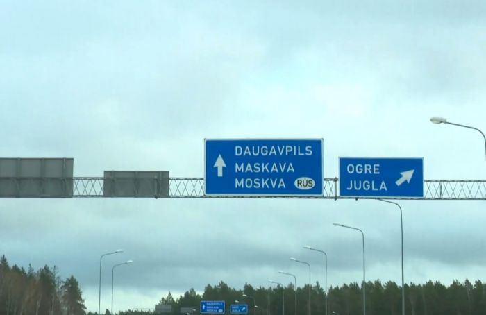 Atbild iedzīvotāji. Vai ceļazīmēs būtu jābūt norādēm uz Maskavu?