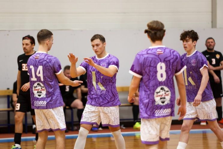 Attēls rakstam: Ogres novada telpu futbola čempionāta vadībā - "Būve R" un "OCSK"