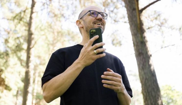 Attēls rakstam: Režisoru Jāni Znotiņu vienmēr var aizkustināt suņi un truši