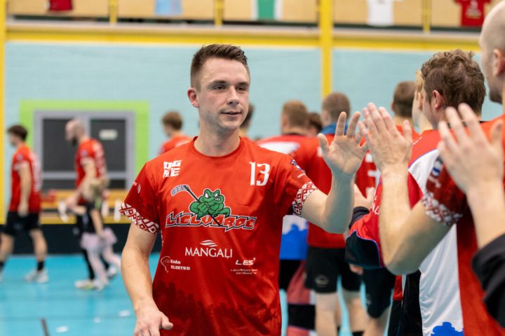 Florbola klubs “Lielvārde/Fat Pipe” uzvar Liepājā un nosargā 6. vietu