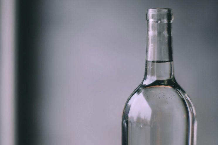 Attēls rakstam: Ogrē nozog alkoholu un telefonu, Lielvārdē – izkrāpj naudu