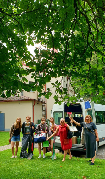 FOTO: Ogrēnietes kļūst par “smilšu pavēlniecēm” un no Engures pārved simpātiju balvu