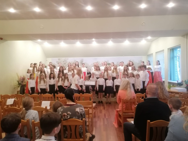 FOTO: Koris "Cielaviņa" viesojās pie Rīgas Pārdaugavas Mūzikas un mākslas skolas koriem