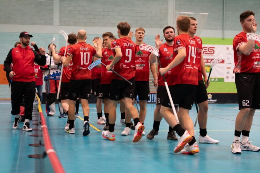 Florbola komanda "Lielvārde/Unihoc" atzīst turnīra līderes pārākumu
