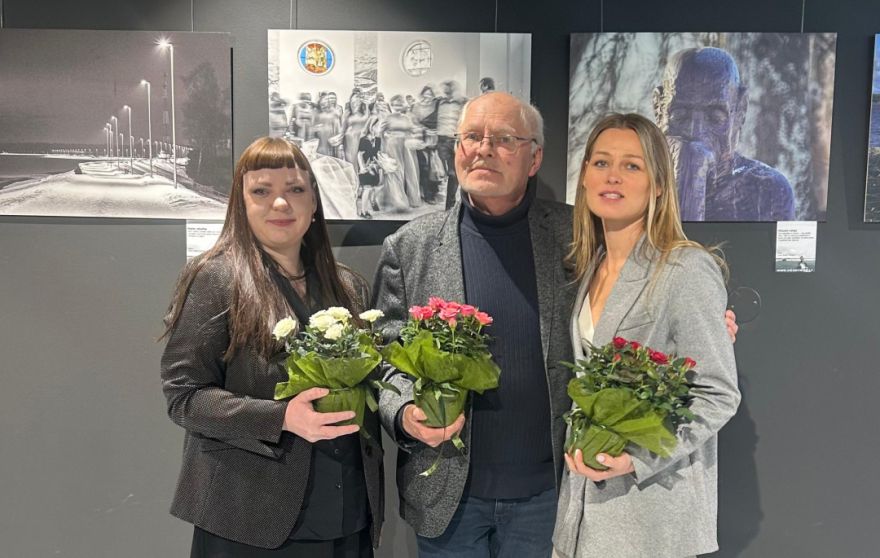 FOTO: Noskaidroti labākie Ogres novada skolēni skatuves runā