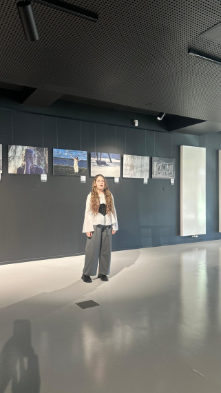 FOTO: Noskaidroti labākie Ogres novada skolēni skatuves runā