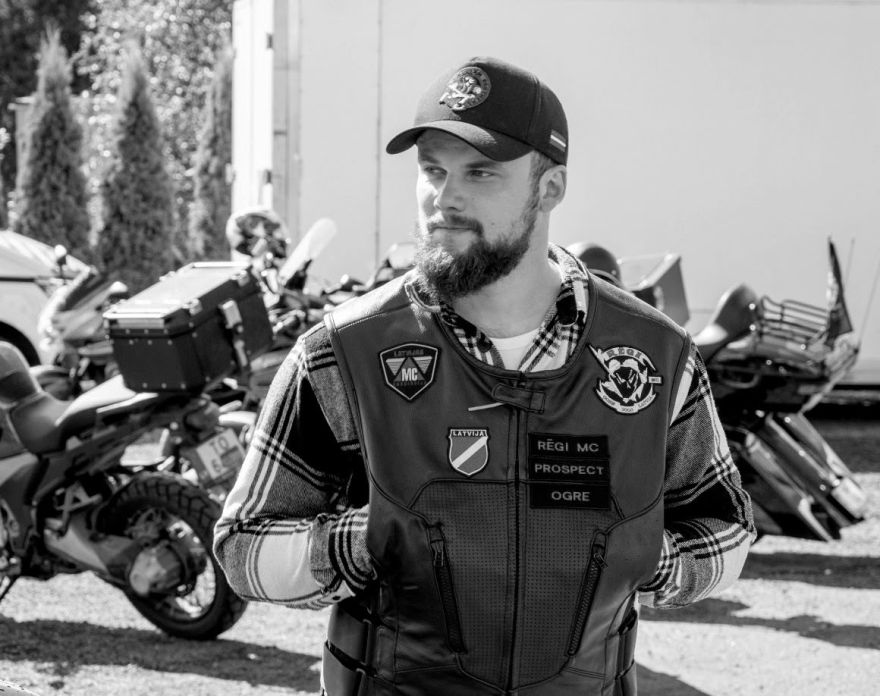 Ogres motoklubs godināja mūžibā aizgājušo Gustavu Grunti