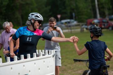 Attēls rakstam: Ogrēniete, divkārtēja olimpiete un Latvijas rekordiste trenē jauno paaudzi
