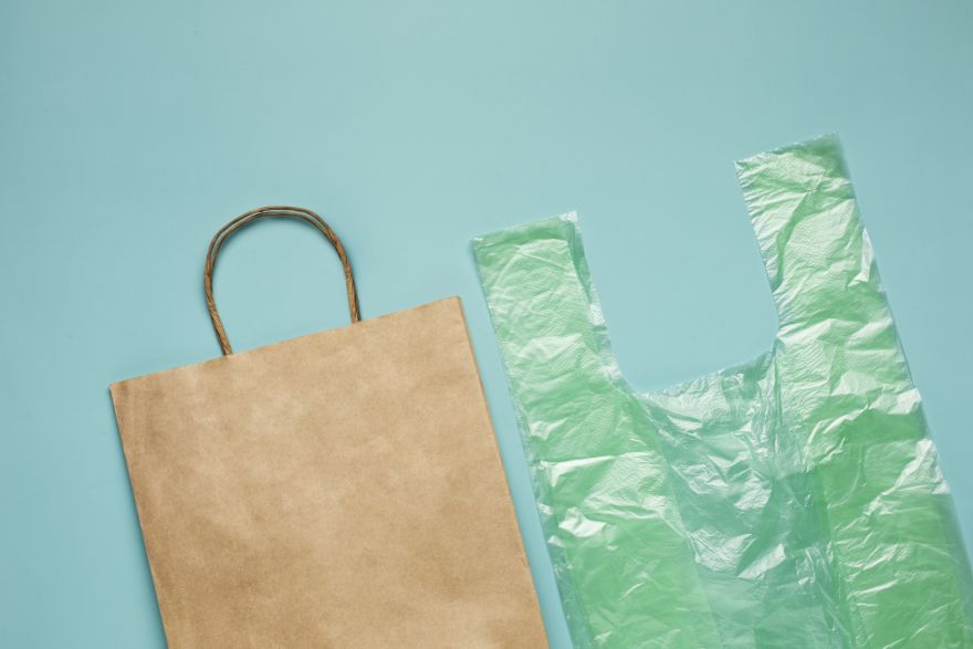 No veikaliem jāpazūd vieglās plastmasas iepirkumu maisiņiem