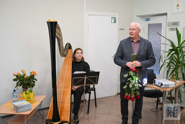 FOTO: Aizvadīti Regīnas Ezeras grāmatas “Mīlestības vēstules” atklāšanas svētki