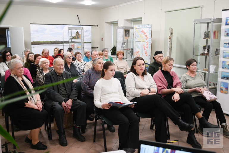FOTO: Aizvadīti Regīnas Ezeras grāmatas “Mīlestības vēstules” atklāšanas svētki