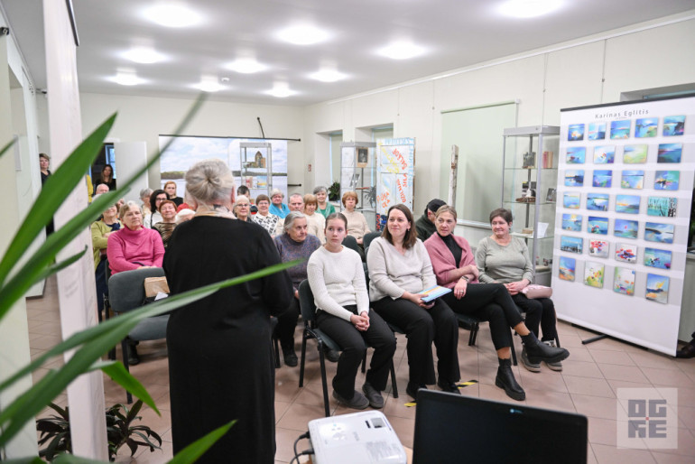 FOTO: Aizvadīti Regīnas Ezeras grāmatas “Mīlestības vēstules” atklāšanas svētki