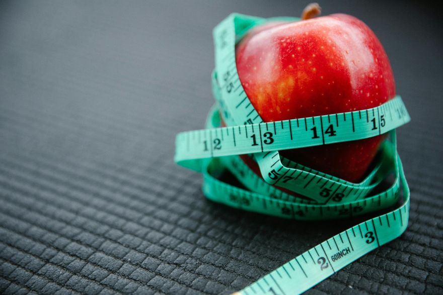 Ziemassvētki jau klauvē pie durvīm. Oriģināli padomi, kā līdz svētkiem atbrīvoties no kāda lieka kilograma