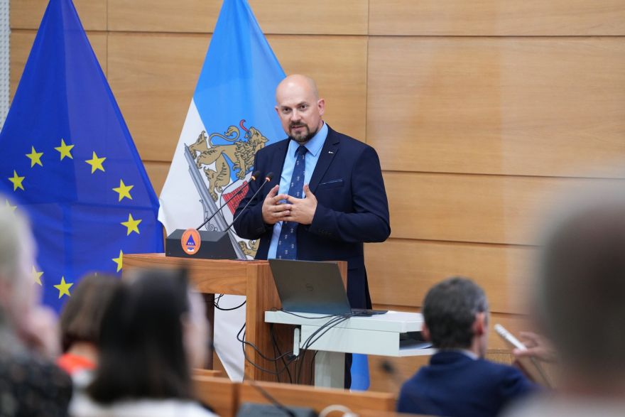 Drošības eksperts: Ir jāizvērtē, vai ir samērīgi apturēt visu sabiedrisko dzīvi iespējamo apdraudējumu gadījumos