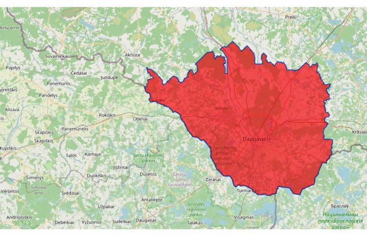 PAPILDINĀTS: Pārtrauc domes sēdi, aptur vilcienu kustību - virs Krāslavas fiksēts ielidojis vismaz viens drons