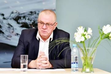 Attēls rakstam: Pēc stundu ilgām debatēm Indulis Trapiņš tiek virzīts ievēlēšanai par Ikšķiles un Tīnūžu pārvaldes vadītāju (precizēta)