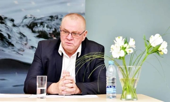 Pēc stundu ilgām debatēm Indulis Trapiņš tiek virzīts ievēlēšanai par Ikšķiles un Tīnūžu pārvaldes vadītāju