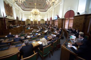 Attēls rakstam: Saeimas saruniņas. Deputātu "zelta" izteicieni Saeimas sēdēs