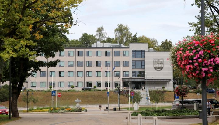 Tiesa noraida Ogres novada domes blakussūdzību un uzliek nodrošināt deputātu proporcionalitāti domes komitejās