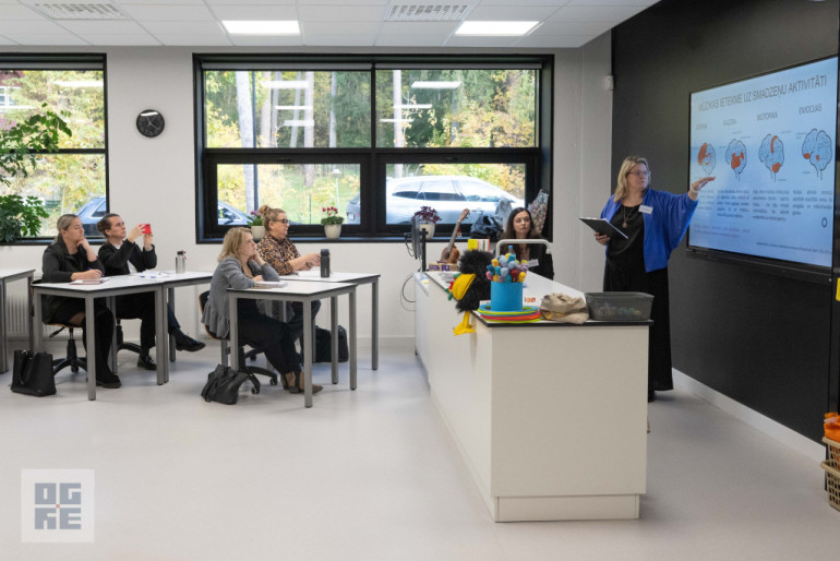 FOTO: Konference “IEraugi. IEdvesmo. IEsaisti.” kā ražas novākšana Ogres novada pedagogu kopienai