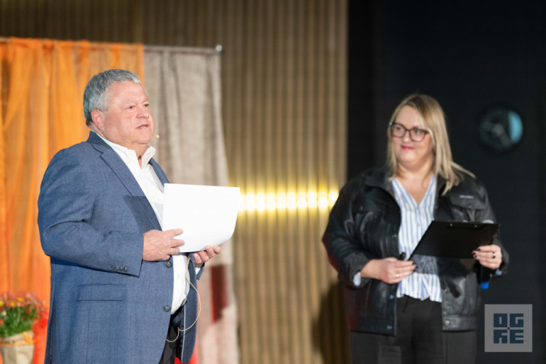 FOTO: Konference “IEraugi. IEdvesmo. IEsaisti.” kā ražas novākšana Ogres novada pedagogu kopienai