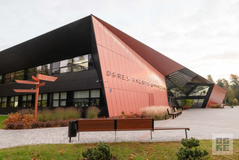 FOTO: Konference “IEraugi. IEdvesmo. IEsaisti.” kā ražas novākšana Ogres novada pedagogu kopienai