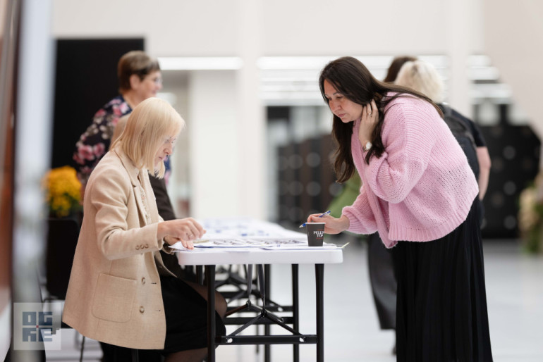FOTO: Konference “IEraugi. IEdvesmo. IEsaisti.” kā ražas novākšana Ogres novada pedagogu kopienai