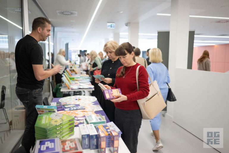 FOTO: Konference “IEraugi. IEdvesmo. IEsaisti.” kā ražas novākšana Ogres novada pedagogu kopienai
