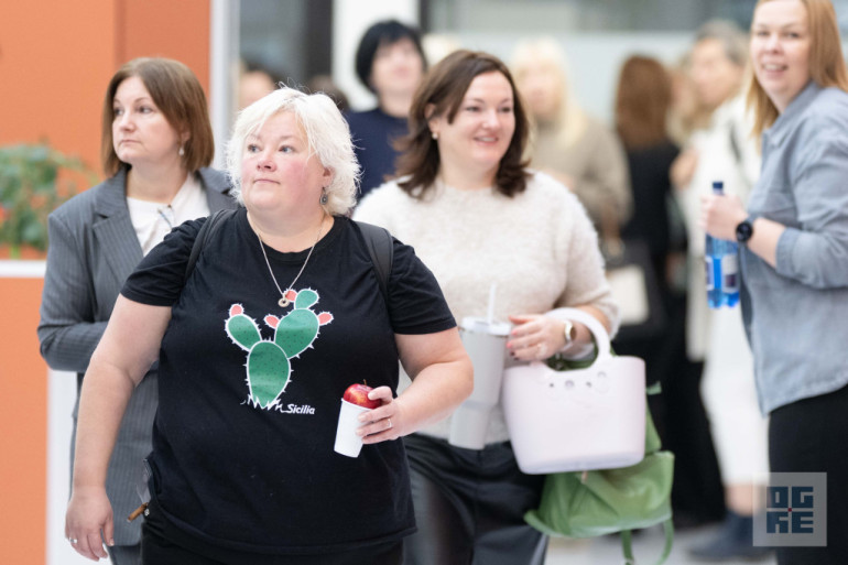 FOTO: Konference “IEraugi. IEdvesmo. IEsaisti.” kā ražas novākšana Ogres novada pedagogu kopienai