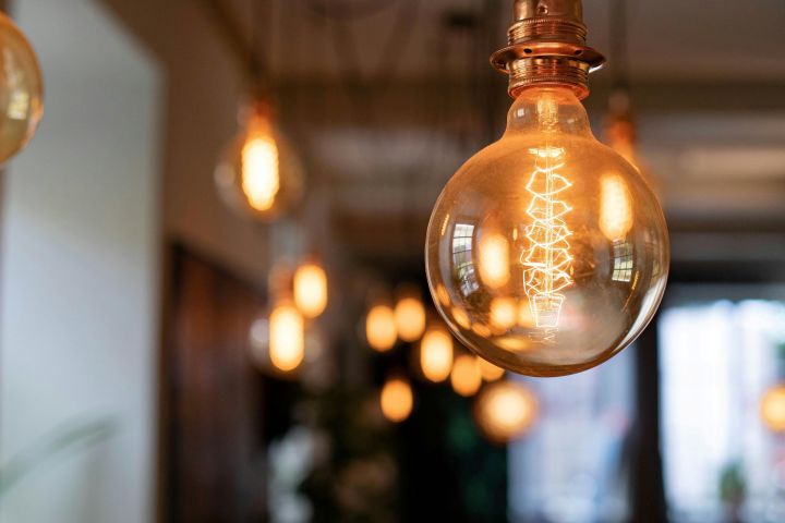 Pēc īslaicīga pārtraukuma atjaunota elektroapgāde Ogres novadā un Lielvārdē